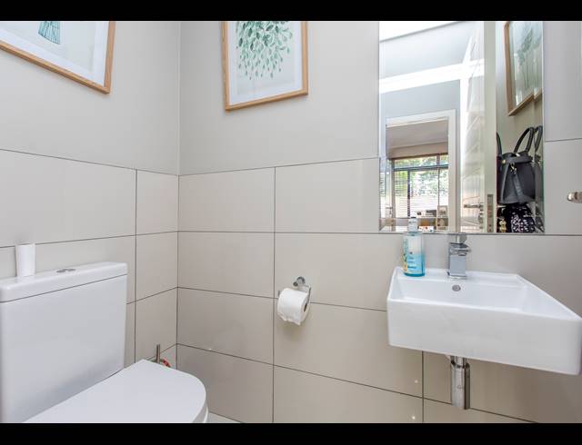 2 BEDROOM APARTMENT TO LET IN ROSEBANK